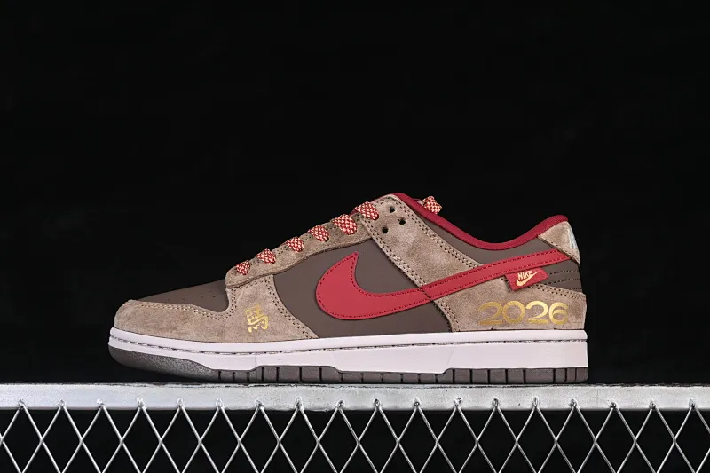 All categories Nk SB Dunk Series Nk SB Dunk Low High-end customized low-top sneakers Nike SB Dunk Low Limited to the Year of the Horse Red brown to welcome the horse High-end customized low-top casual skateboard shoes HT5088-652